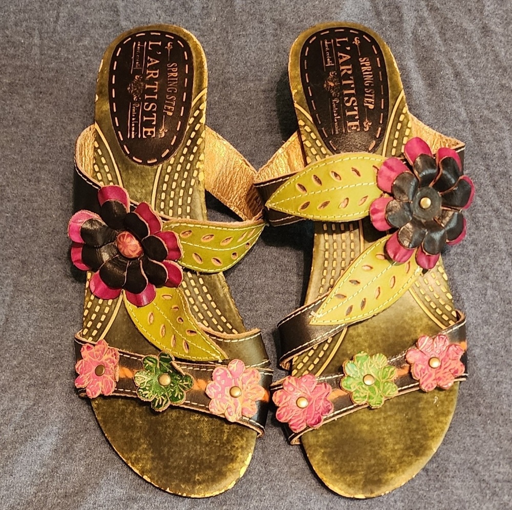 L'ARTISTE Spring Step Sandals. 8/38